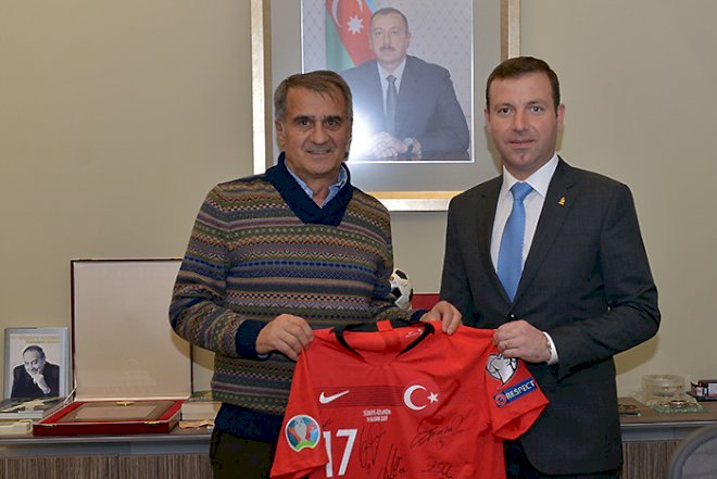    Elxan Məmmədov Şenol Günəşlə görüşdü   