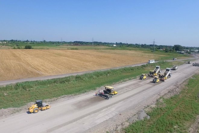    Şəkinin giriş yolu yenidən qurulur   