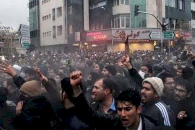    İranda 1000-dən çox etirazçı öldürülüb -   Xalq onları şəhid kimi dəfn edir + Video