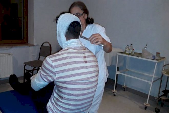    Həmkəndliləri 51 yaşlı kişini döyüb xəstəxanalıq etdilər   