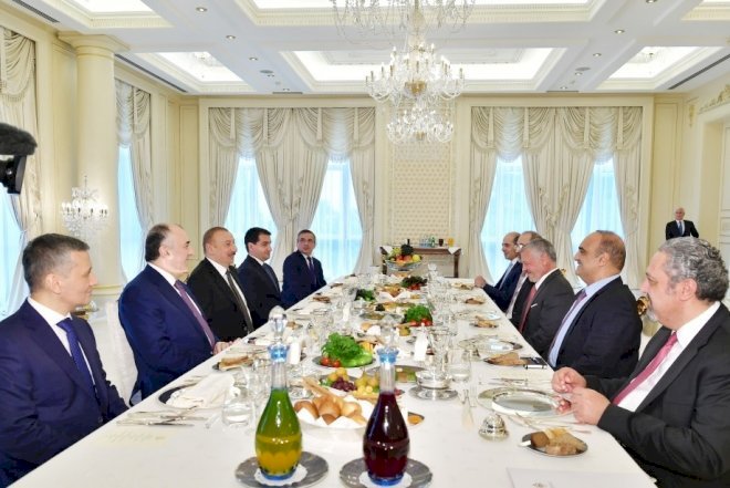    İlham Əliyev İordaniya Kralı ilə işçi nahar etdi - Foto   