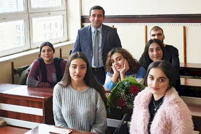    Yataqxanada zəhərlənən qızlardan biri dərsə getməyə başlayıb - Foto   