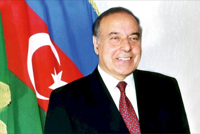    Nazirlikdə Heydər Əliyevin xatirəsi yad edildi   