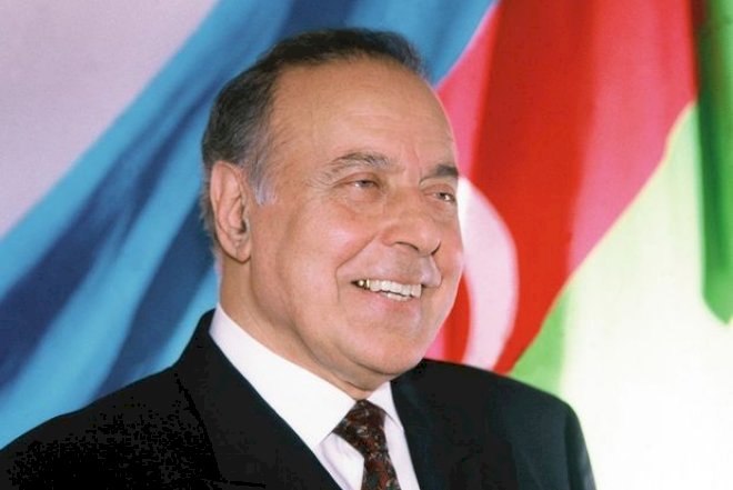    Heydər Əliyev BMT tribunasından dünya siyasətinə yol göstərirdi - Haber Global  + VİDEO   