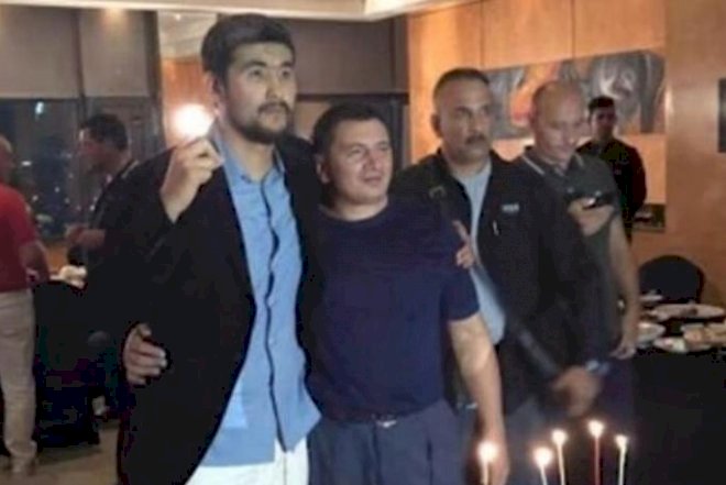    Azərbaycanlı meyxanaçılar məşhur kriminal avtoritetlə birlikdə - Video   