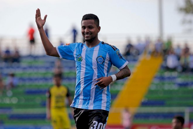    Kosta-Rikalı futbolçuya Azərbaycandan təklif   