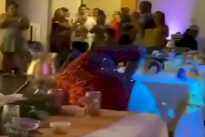    Məşhur ifaçı masada rəqs etmək istədi, görün başına nələr gəldi - Video   