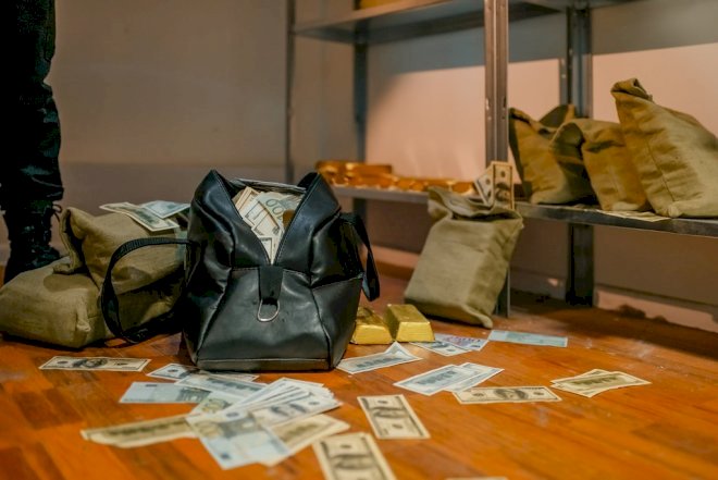    Bakıda evdən 13 minlik qızıl oğurladı   
