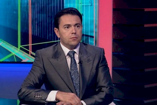    Anar Nəcəfli dərsdə “teloxranitel” ilə oturan məmur nəvəsindən yazdığı “statusu” niyə sildi? -   SƏBƏB