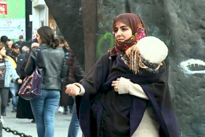    Jurnalist dilənçi roluna girdi, 1 saata görün nə qədər pul yığdı   