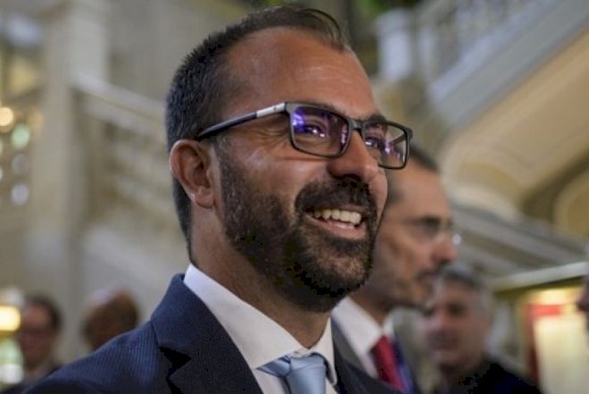    Bu ölkənin təhsil naziri istefa verdi   