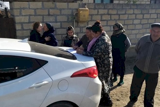    Aytən Səfərova imza toplamağa başladı - Fotolar   