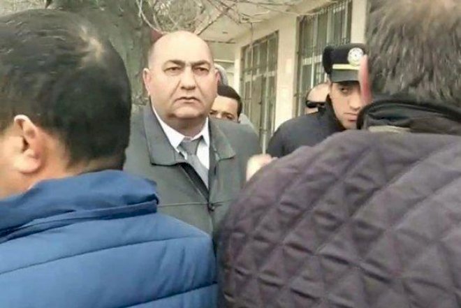    Pulları yığıb qaçan məmur icra başçısının yeznəsi çıxdı    