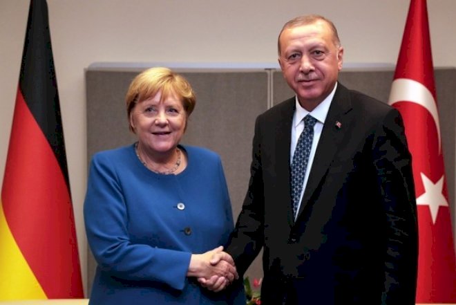    Ərdoğanla Merkel arasında telefon danışığı olub   
