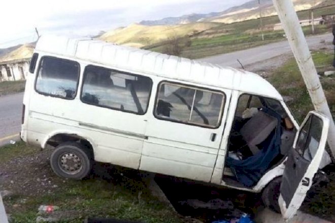    Azərbaycanda mikroavtobus aşdı, yaralılar var   