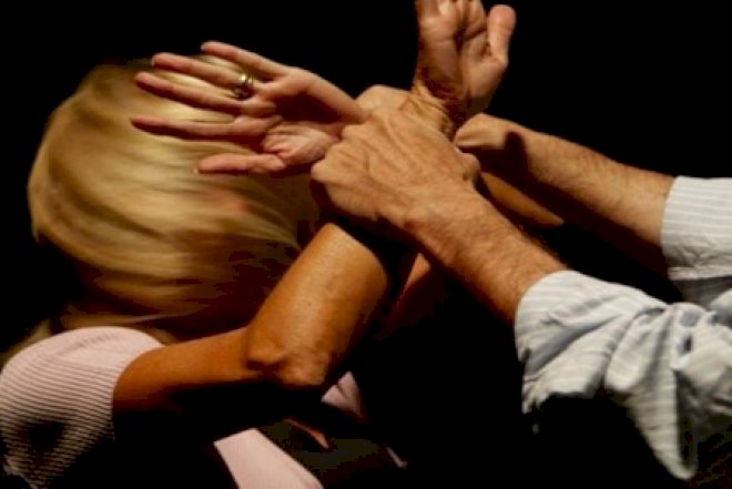    Cəlilabadda 46 yaşlı qadını qohumları döydü   
