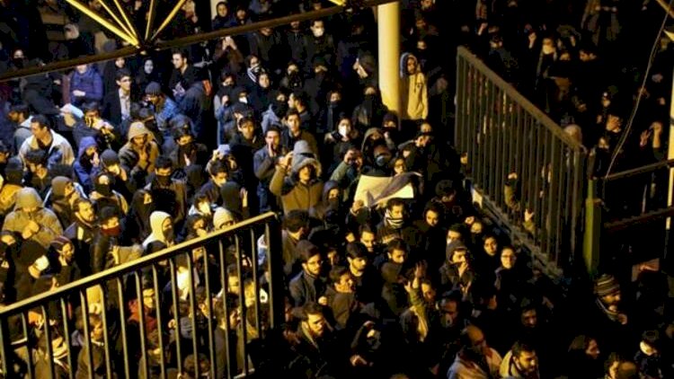    “Yalançılar istefa” - Tehranda anım mərasimi mitinqə çevirildi - Fotolar   