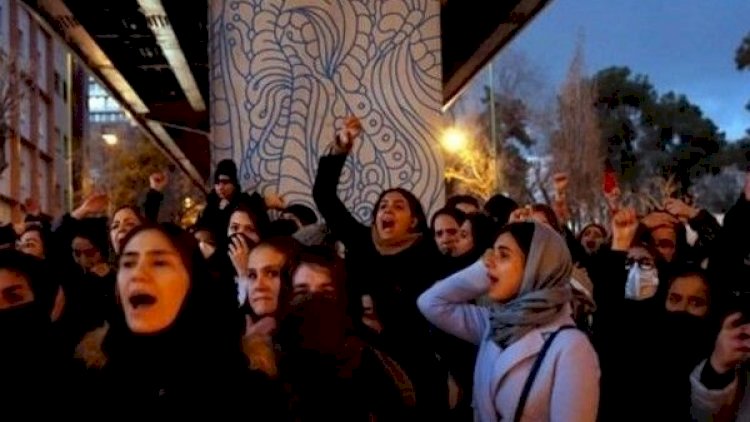    Tehranda polislə nümayişçilər arasında toqquşma - Video   