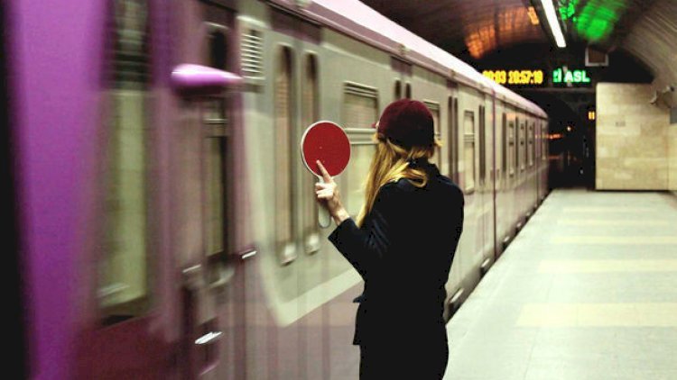    Qatı tüstü bürüdü, göz-gözü görmür - Bakı metrosunda olay   