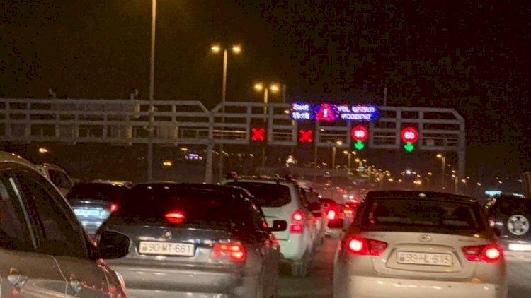   Aeroport yolunda qəza - Tıxac yarandı - Fotolar   