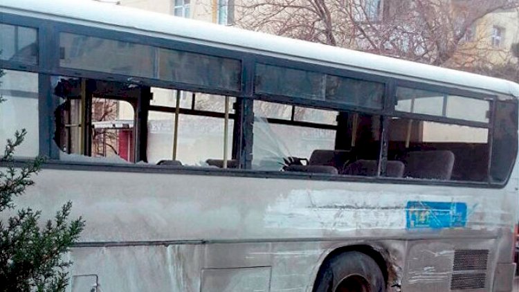    Bakıda şagirdləri daşıyan avtobus qəzaya düşdü - Yaralılar var   