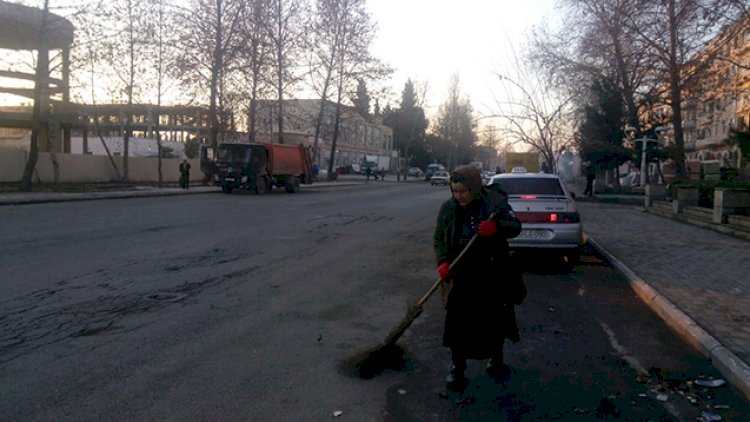    Daha bir süpürgəçini maşın vurdu   