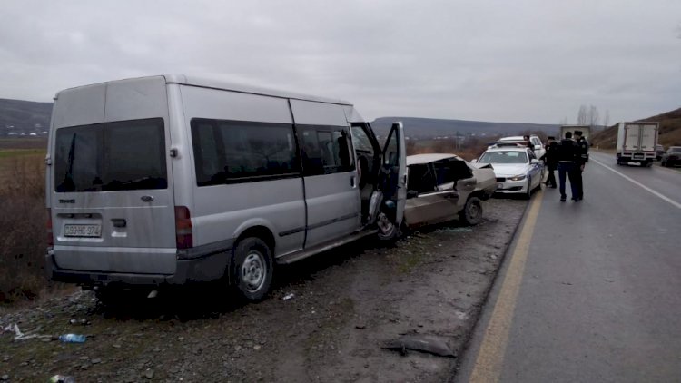    İsmayıllıda ağır yol qəzası:  1 ölü, 7 yaralı - Fotolar   
