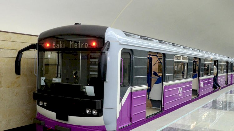    Bakı metrosunda dəhşət - Özünü qatarın altına atdı   