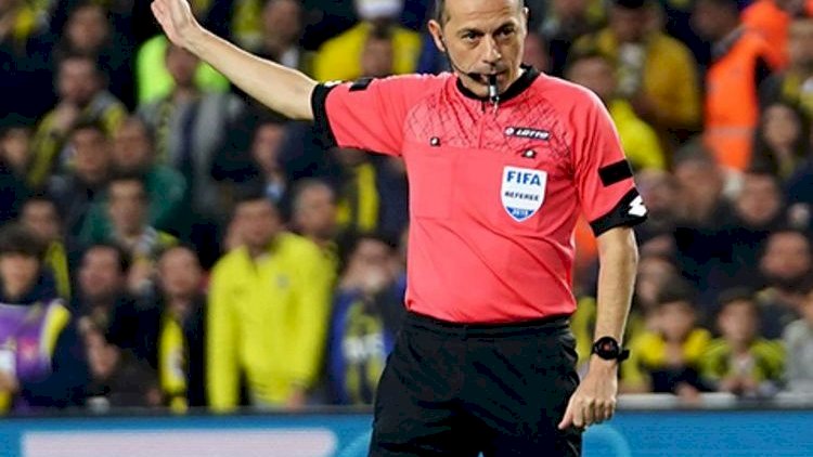   Cüneyt Çakır FİFA hakimliyindən çıxarılır   