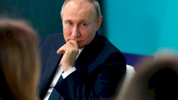    Putin mövcud siyasi sistemi dəyişmək istəyir?    