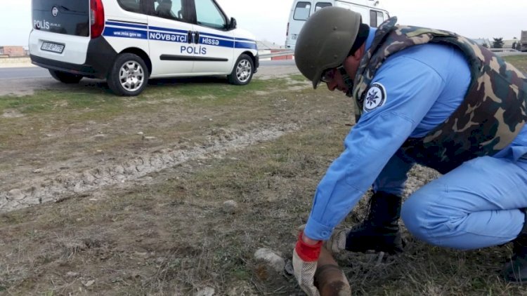    Bakı-Sumqayıt yolunun kənarında top mərmisi aşkarlandı - Foto   