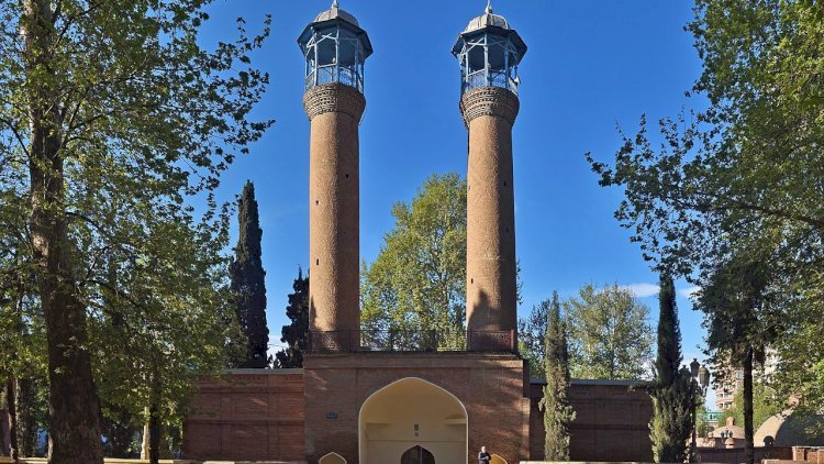    Gəncədə Şah Abbas məscidindən “Quran” oğurlandı   