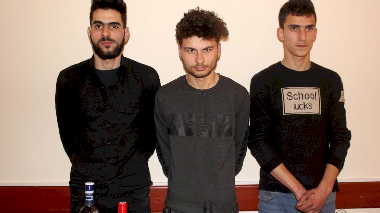    Evdən oğurluq edən gənclər saxlanıldılar - Foto   