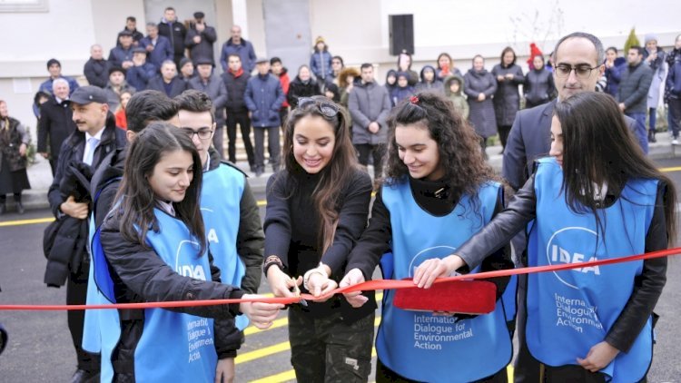    Leyla Əliyeva Səbaildə abadlaşdırılan həyətin açılışında - Fotolar   