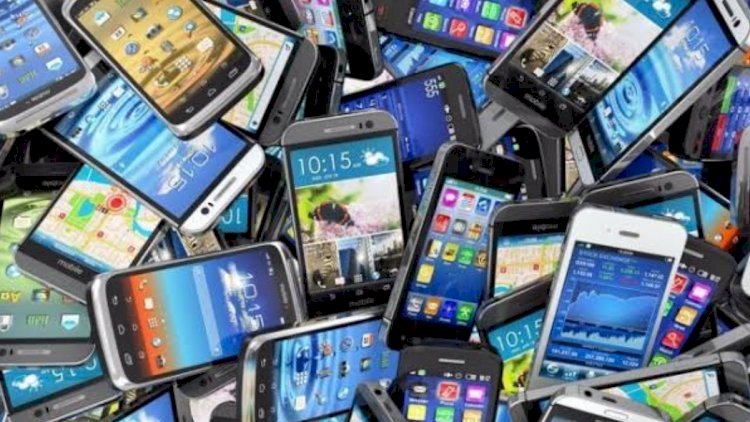    “Bu, iqtisadiyyata böyük zərbə vuracaq” - Azərbaycanda telefonlar bahalaşacaq?   