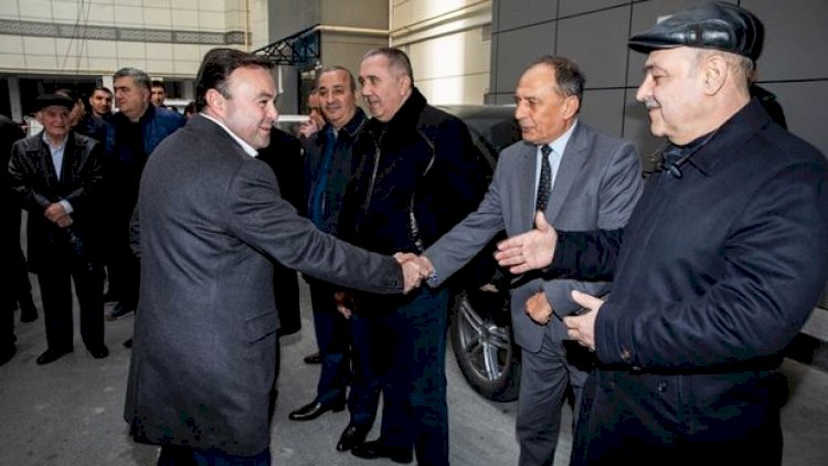    Elnur Allahverdiyev seçiciləri ilə görüşlərini davam etdirir - Fotolar   