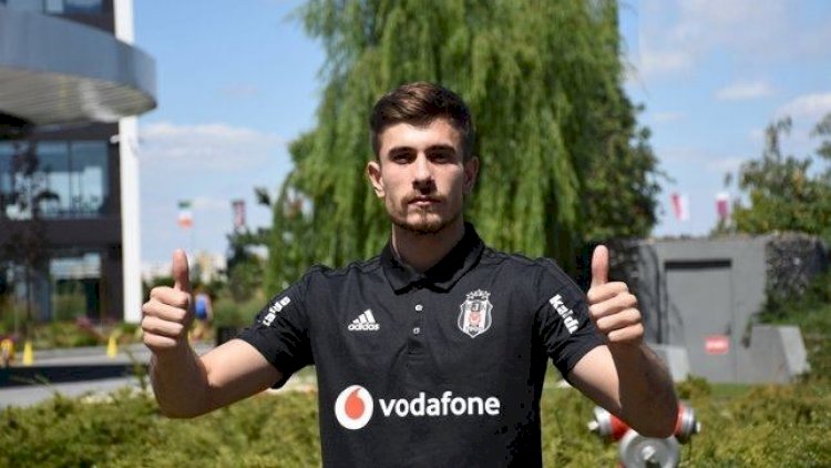    Tanınmış futbolçunun bloqqer xanıma yazdığı mesajlar ifşa olundu - Foto   