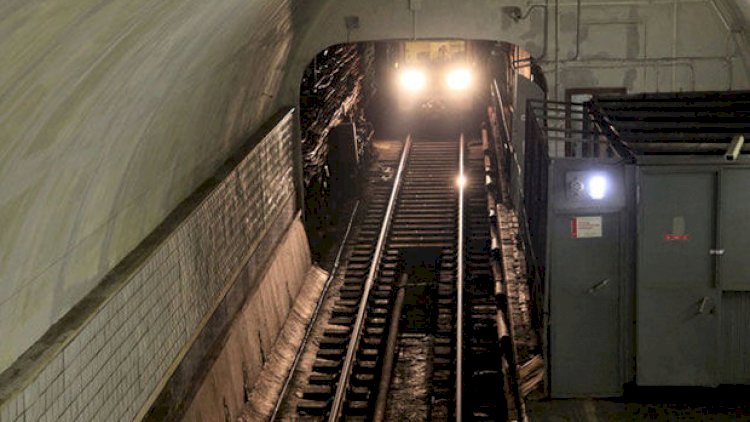    Bakı metrosunda özünü qatarın altına atan şəxs: “İntihar etmək fikrim...”   