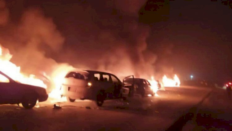    Qazaxıstanda polislə kütləvi toqquşma: 8 ölü, 40 yaralı   