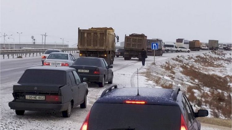    Qar bu yolu iflic etdi - Video   