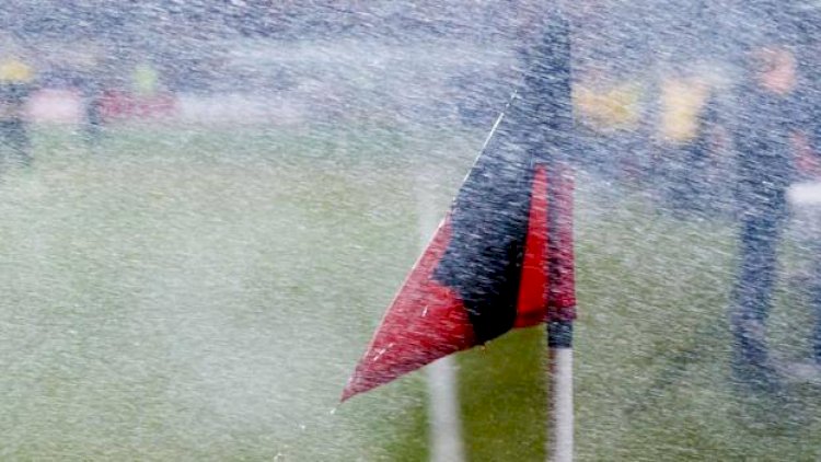    Güclü fırtına çempionatı dayandırdı    