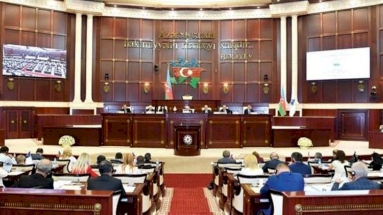    Ata deputat, övlad məmur… - Siyahı   