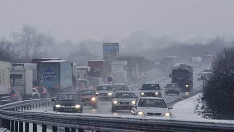    Bakıda yollar buz bağladı – Video   