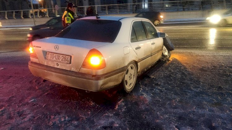    Bakıda buzlu yol qəzaya səbəb oldu – Foto   