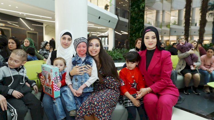    Leyla Əliyeva ixtioz, kəpənək və immundefisit xəstəliyindən əziyyət çəkən uşaqlarla görüşdü - Fotolar   