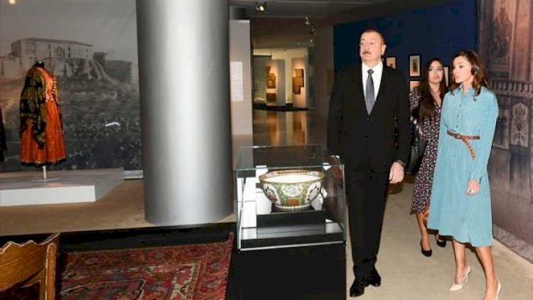    İlham Əliyev və Mehriban Əliyeva Heydər Əliyev Mərkəzində təşkil edilən sərgilərdə - Fotolar   