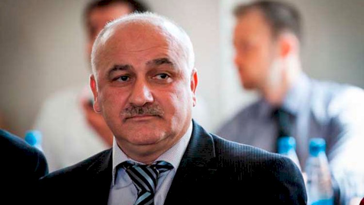    Arif Hacılı feministlərin aksiyasını dəstəklədi   