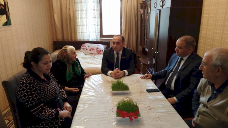    Deputat 15 yaşlı şəhidin anasını ziyarət edib   – Foto