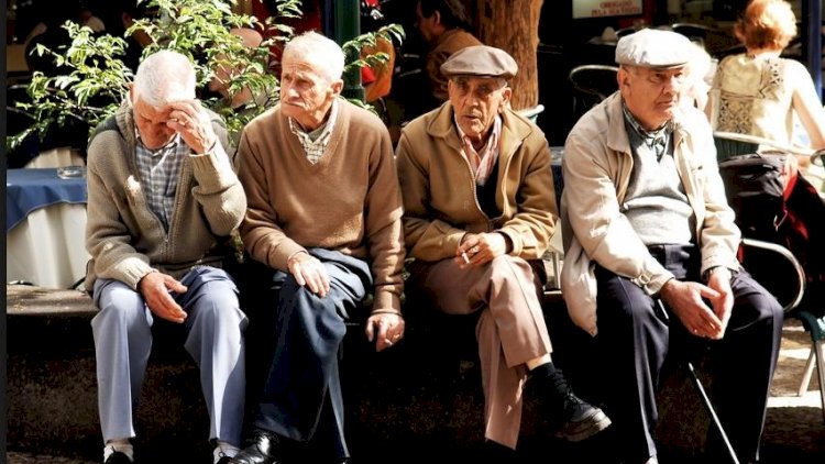    Azərbaycanda küçəyə çıxması yasaqlanan insanların sayı – RƏSMİ     