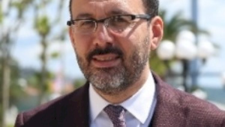    Müxalifət naziri məhkəməyə verir   